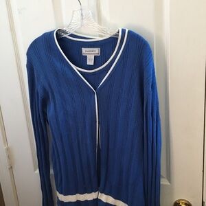 FINAL MARKDOWN Ladies passports two piece set large